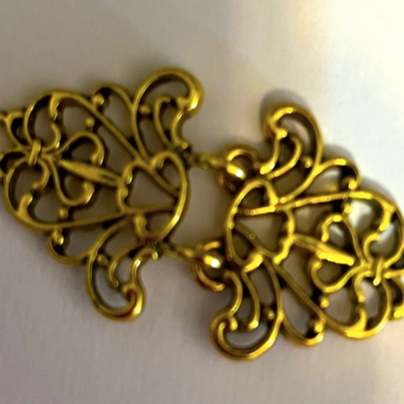 gold filligree cloak clasp - Picture 3 of 4